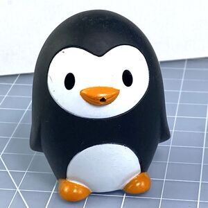 Munchkin Squishy Penguin Squeeze Toy Squirting Bath Item 2017 2.5"